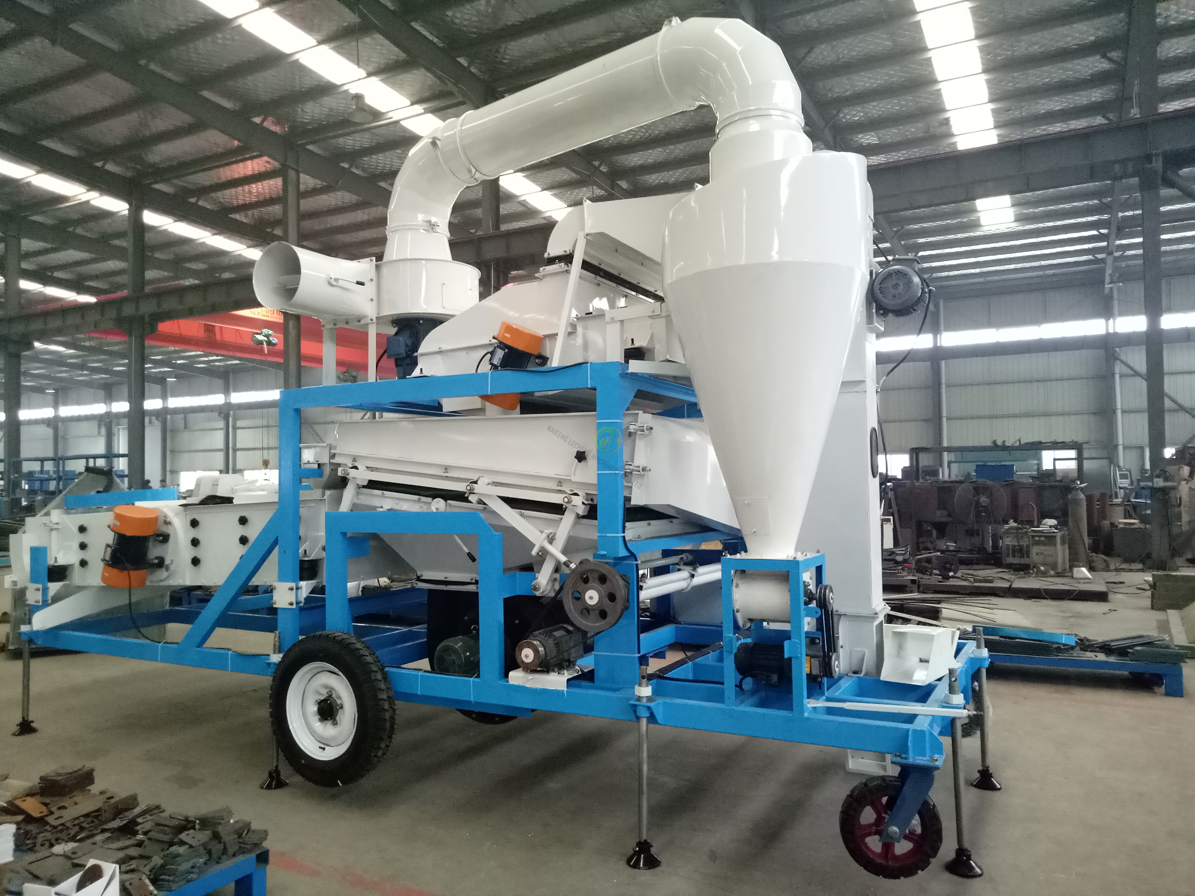 Máquina limpiadora de semillas de granos combinada móvil de alta productividad
