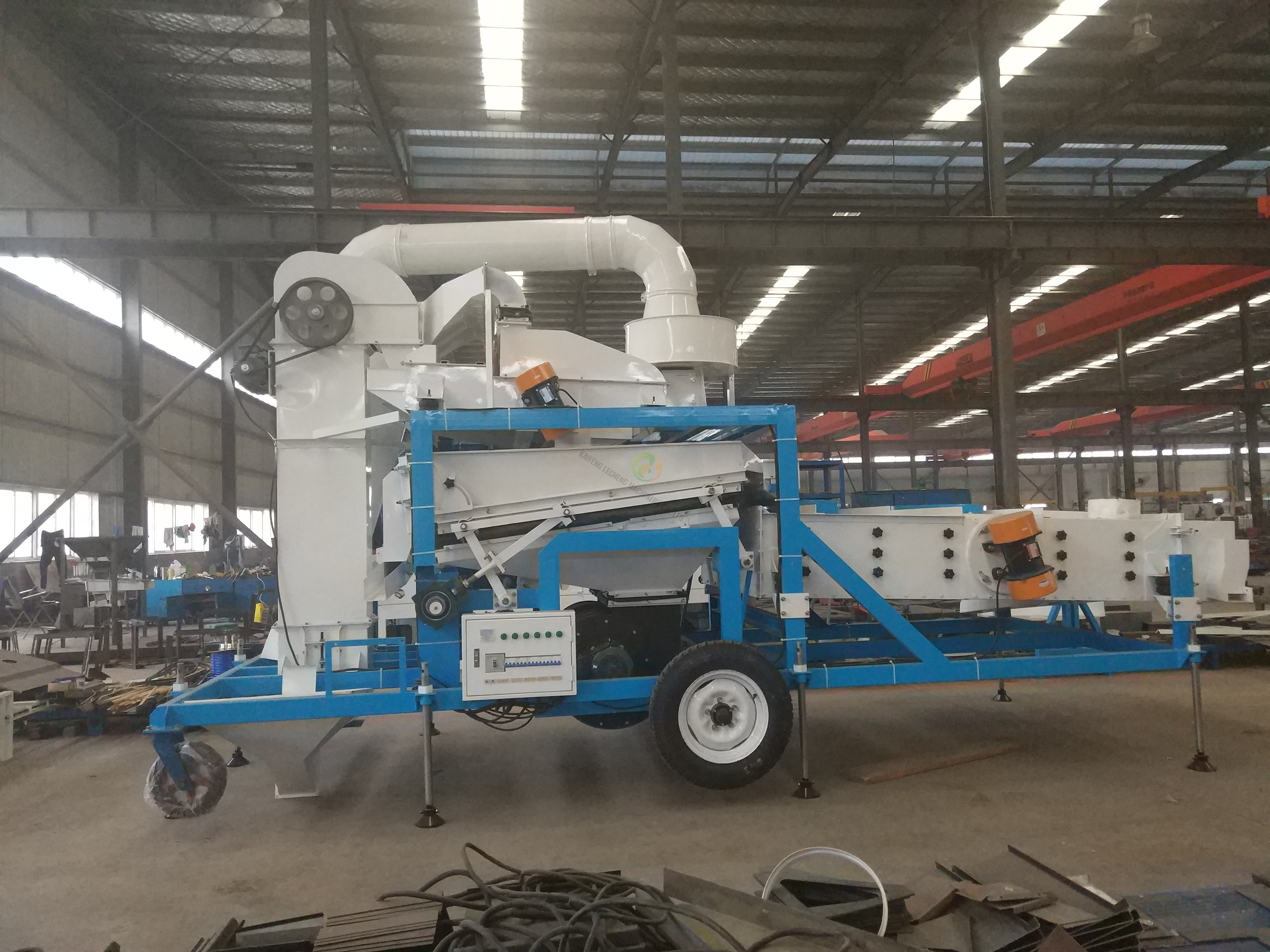 Máquina limpiadora de semillas de granos combinada móvil de alta productividad